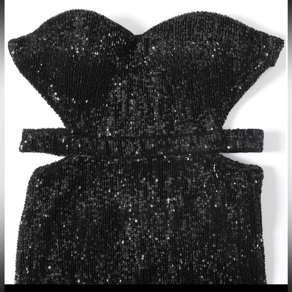 Love & Lemonade Mermaid Hem Backless Sequin Dress - Picture 7 of 11